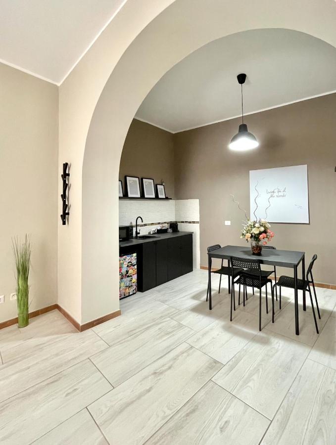 Grey Apartment Caiazzo Exterior foto